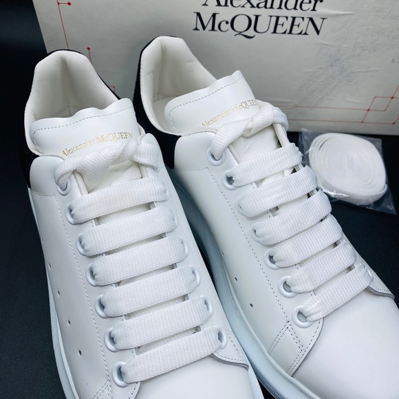 Alexander McQueen Women’s Oversized Leather/Suede Sneakers Size 10 NWB AUTHENTIC - Picture 2 of 9